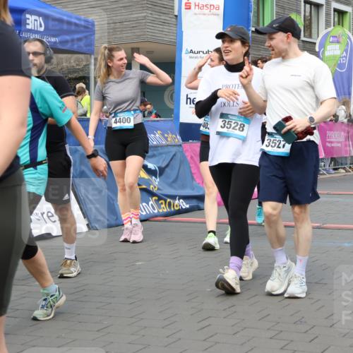 12.04.2026 - 45. Internationalen Wilhelmsburger Insellauf Strokosch-Dieckow http://msf.ph/oto/9460829 12.04.2026 13:19:03 Ziel 4727, 5541, 4153, 3528, 3527, 4400, 4403, 4556, 4626, 2019, 3940, 3482 meine-sportfotos.de