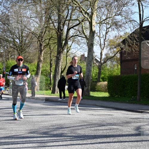 12.04.2026 - 45. Internationalen Wilhelmsburger Insellauf J. Mangold http://msf.ph/oto/9460832 12.04.2026 10:44:16 Ziel 5824, 3356, 5766, 5775, 3662, 2911, 4934, 2940, 4815, 4758, 5009, 4906, 5805, 2920, 3173, 2190, 4914, 5341, 5435, 5563, 2075 meine-sportfotos.de