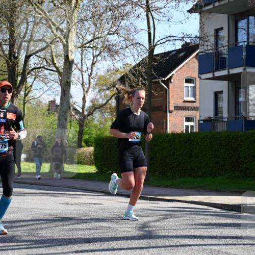 12.04.2026 - 45. Internationalen Wilhelmsburger Insellauf J. Mangold http://msf.ph/oto/9460849 12.04.2026 10:44:17 Ziel 3356, 5766, 5775, 3662, 2911, 4934, 2940, 4815, 4758, 5009, 4906, 5805, 2920, 2920, 3173, 2190, 4914, 5341, 5435, 5563, 2075 meine-sportfotos.de