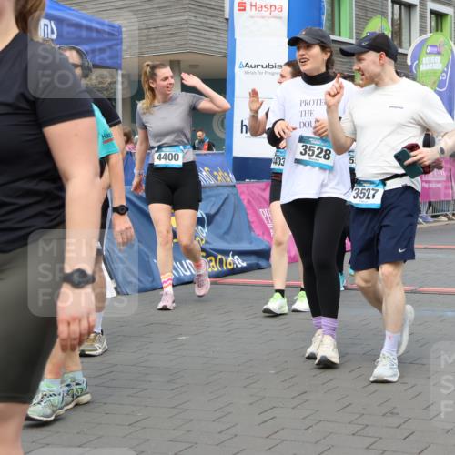 12.04.2026 - 45. Internationalen Wilhelmsburger Insellauf Strokosch-Dieckow http://msf.ph/oto/9460850 12.04.2026 13:19:03 Ziel 4727, 5541, 4153, 3528, 3527, 4400, 4403, 4556, 4626, 2019, 3940, 3482 meine-sportfotos.de