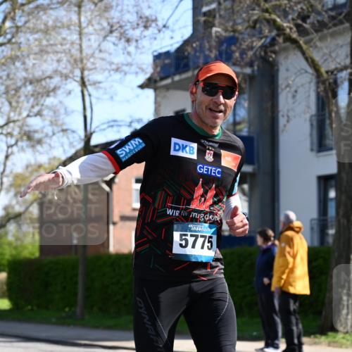 12.04.2026 - 45. Internationalen Wilhelmsburger Insellauf J. Mangold http://msf.ph/oto/9460864 12.04.2026 10:44:18 Ziel 5766, 5775, 3662, 2911, 4934, 2940, 4815, 4758, 5009, 4815, 4758, 5009, 4906, 5805, 2920, 3173, 2190, 4914, 5341, 5435, 5563, 2075 meine-sportfotos.de