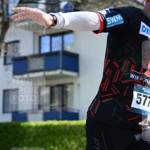 12.04.2026 - 45. Internationalen Wilhelmsburger Insellauf J. Mangold http://msf.ph/oto/9460874 12.04.2026 10:44:19 Ziel 5766, 5775, 3662, 2911, 4934, 2940, 4815, 4758, 5009, 4906, 4906, 5805, 2920, 3173, 2190, 4914, 5341, 5435, 5563, 2075, 2810, 3408 meine-sportfotos.de