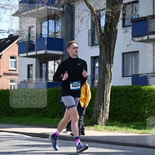 12.04.2026 - 45. Internationalen Wilhelmsburger Insellauf J. Mangold http://msf.ph/oto/9460885 12.04.2026 10:44:22 Ziel 5766, 5775, 3662, 2911, 4934, 2940, 4815, 4758, 5009, 4906, 5805, 2920, 3173, 2190, 3173, 2190, 4914, 5341, 5435, 5563, 2075, 2810, 3408, 4739, 3416 meine-sportfotos.de