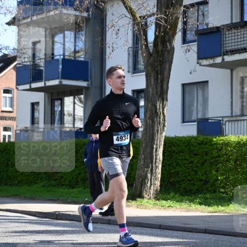 12.04.2026 - 45. Internationalen Wilhelmsburger Insellauf J. Mangold http://msf.ph/oto/9460886 12.04.2026 10:44:22 Ziel 5766, 5775, 3662, 2911, 4934, 2940, 4815, 4758, 5009, 4906, 5805, 2920, 3173, 2190, 3173, 2190, 4914, 5341, 5435, 5563, 2075, 2810, 3408, 4739, 3416 meine-sportfotos.de
