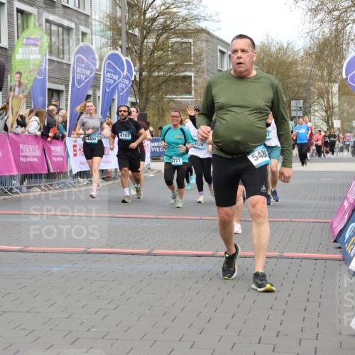 12.04.2026 - 45. Internationalen Wilhelmsburger Insellauf Strokosch-Dieckow http://msf.ph/oto/9460896 12.04.2026 13:18:58 Ziel 3828, 4948, 5488, 5663, 4727, 5541, 4153, 3528, 3527, 4400, 4403, 4556 meine-sportfotos.de