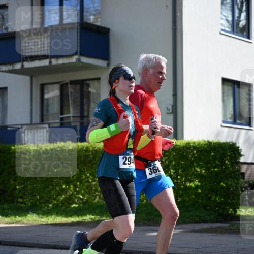12.04.2026 - 45. Internationalen Wilhelmsburger Insellauf J. Mangold http://msf.ph/oto/9460899 12.04.2026 10:44:25 Ziel 3662, 2911, 4934, 2940, 4815, 4758, 5009, 4906, 5805, 2920, 3173, 2190, 4914, 5341, 5341, 5435, 5563, 2075, 2810, 3408, 4739, 3416 meine-sportfotos.de