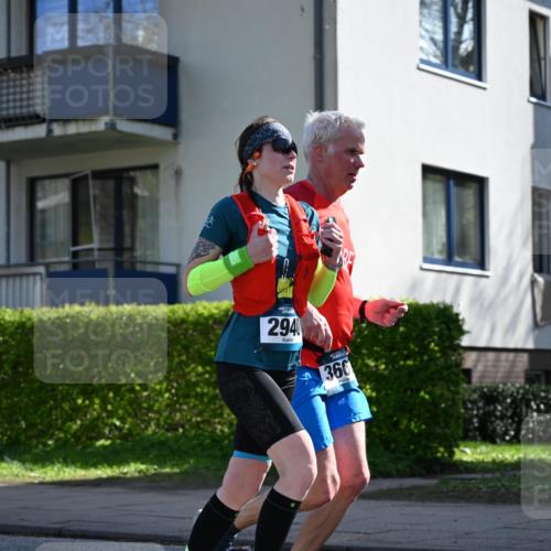 12.04.2026 - 45. Internationalen Wilhelmsburger Insellauf J. Mangold http://msf.ph/oto/9460901 12.04.2026 10:44:25 Ziel 3662, 2911, 4934, 2940, 4815, 4758, 5009, 4906, 5805, 2920, 3173, 2190, 4914, 5341, 5341, 5435, 5563, 2075, 2810, 3408, 4739, 3416 meine-sportfotos.de