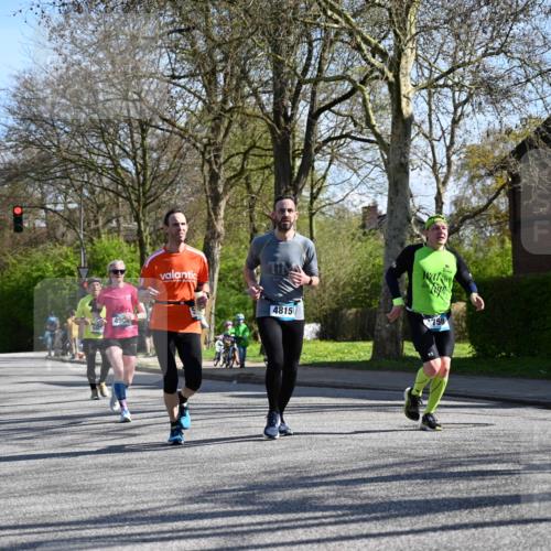 12.04.2026 - 45. Internationalen Wilhelmsburger Insellauf J. Mangold http://msf.ph/oto/9460903 12.04.2026 10:44:28 Ziel 3662, 2911, 4934, 2940, 4815, 4758, 5009, 4906, 5805, 2920, 3173, 2190, 4914, 5341, 5435, 5563, 2075, 5563, 2075, 2810, 3408, 4739, 3416, 2899, 4785 meine-sportfotos.de
