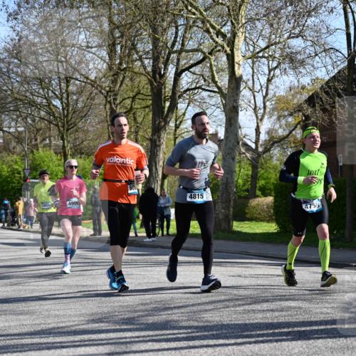 12.04.2026 - 45. Internationalen Wilhelmsburger Insellauf J. Mangold http://msf.ph/oto/9460912 12.04.2026 10:44:29 Ziel 3662, 2911, 4934, 2940, 4815, 4758, 5009, 4906, 5805, 2920, 2920, 3173, 2190, 4914, 5341, 5435, 5563, 2075, 2810, 3408, 4739, 3416, 2899, 4785 meine-sportfotos.de
