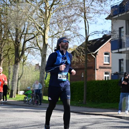 12.04.2026 - 45. Internationalen Wilhelmsburger Insellauf J. Mangold http://msf.ph/oto/9460949 12.04.2026 10:44:46 Ziel 5805, 2920, 3173, 2190, 4914, 5341, 5435, 5563, 2075, 2810, 3408, 4739, 3416, 2899, 4785, 3566, 5037, 5046, 3747, 3054, 2376, 2300, 3334, 4958, 3500, 4928 meine-sportfotos.de
