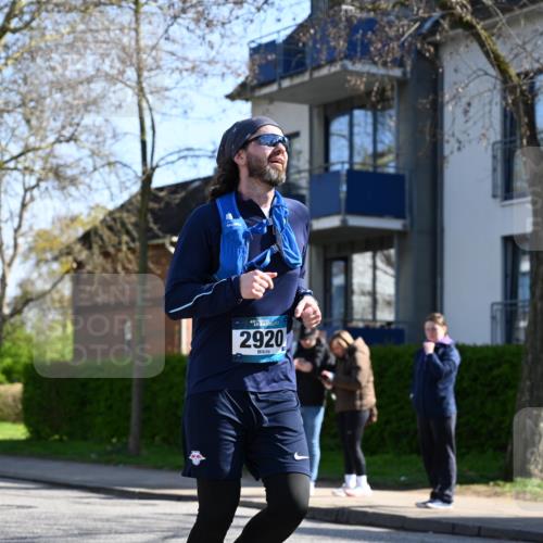 12.04.2026 - 45. Internationalen Wilhelmsburger Insellauf J. Mangold http://msf.ph/oto/9460959 12.04.2026 10:44:47 Ziel 5805, 2920, 3173, 2190, 4914, 5341, 5435, 5563, 2075, 2810, 3408, 4739, 3416, 2899, 4785, 3566, 5037, 5046, 3747, 3054, 3054, 2376, 2300, 3334, 4958, 3500, 4928, 4333, 2301, 2995 meine-sportfotos.de