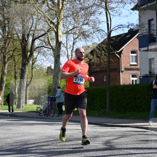 12.04.2026 - 45. Internationalen Wilhelmsburger Insellauf J. Mangold http://msf.ph/oto/9460967 12.04.2026 10:44:48 Ziel 5805, 2920, 3173, 2190, 4914, 5341, 5435, 5563, 2075, 2810, 3408, 4739, 3416, 2899, 4785, 3566, 5037, 5046, 3747, 3054, 2376, 2376, 2300, 3334, 4958, 3500, 4928, 4333, 2301, 2995 meine-sportfotos.de