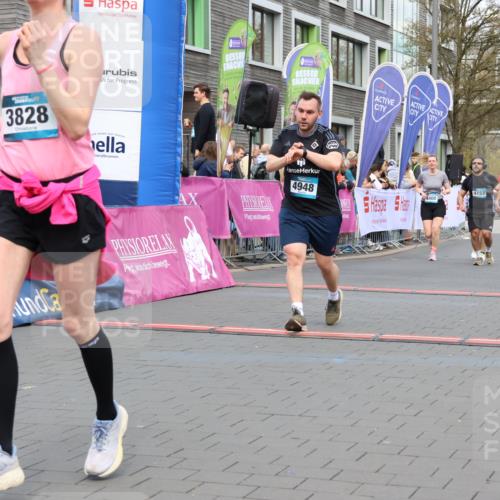 12.04.2026 - 45. Internationalen Wilhelmsburger Insellauf Strokosch-Dieckow http://msf.ph/oto/9460971 12.04.2026 13:18:56 Ziel 3277, 3828, 4948, 5488, 5663, 4727, 5541, 4153, 3528, 3527, 4400, 4403 meine-sportfotos.de