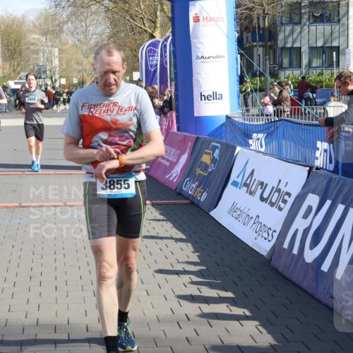 12.04.2026 - 45. Internationalen Wilhelmsburger Insellauf Strokosch-Dieckow http://msf.ph/oto/9461008 12.04.2026 10:50:52 Ziel 2154, 3608 meine-sportfotos.de