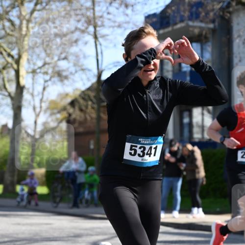 12.04.2026 - 45. Internationalen Wilhelmsburger Insellauf J. Mangold http://msf.ph/oto/9461009 12.04.2026 10:44:53 Ziel 2920, 3173, 2190, 4914, 5341, 5435, 5563, 2075, 2810, 3408, 4739, 3416, 2899, 4785, 3566, 5037, 5046, 3747, 3054, 2376, 2300, 3334, 4958, 3500, 4928, 4333, 2301, 2995, 2134, 3369, 4635, 3772 meine-sportfotos.de