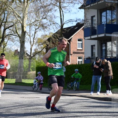 12.04.2026 - 45. Internationalen Wilhelmsburger Insellauf J. Mangold http://msf.ph/oto/9461020 12.04.2026 10:44:54 Ziel 2920, 3173, 2190, 4914, 5341, 5435, 5563, 2075, 2810, 3408, 4739, 3416, 2899, 4785, 3566, 3566, 5037, 5046, 3747, 3054, 2376, 2300, 3334, 4958, 3500, 4928, 4333, 2301, 2995, 2134, 3369, 4635, 3772 meine-sportfotos.de