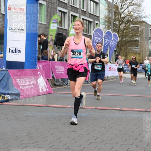 12.04.2026 - 45. Internationalen Wilhelmsburger Insellauf Strokosch-Dieckow http://msf.ph/oto/9461021 12.04.2026 13:18:55 Ziel 3277, 3828, 4948, 5488, 5663, 4727, 5541, 4153 meine-sportfotos.de