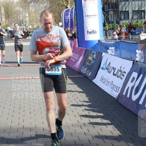 12.04.2026 - 45. Internationalen Wilhelmsburger Insellauf Strokosch-Dieckow http://msf.ph/oto/9461027 12.04.2026 10:50:52 Ziel 2154, 3608 meine-sportfotos.de