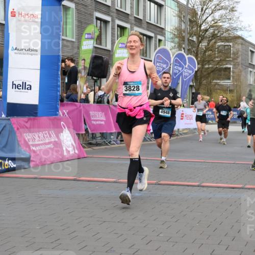 12.04.2026 - 45. Internationalen Wilhelmsburger Insellauf Strokosch-Dieckow http://msf.ph/oto/9461033 12.04.2026 13:18:55 Ziel 3277, 3828, 4948, 5488, 5663, 4727, 5541, 4153 meine-sportfotos.de