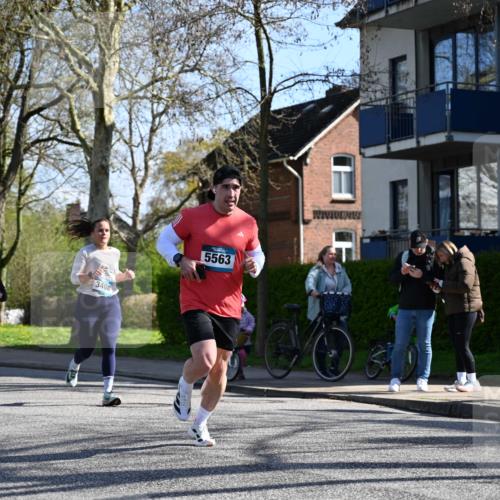 12.04.2026 - 45. Internationalen Wilhelmsburger Insellauf J. Mangold http://msf.ph/oto/9461037 12.04.2026 10:44:55 Ziel 3173, 2190, 4914, 5341, 5435, 5563, 2075, 2810, 3408, 4739, 3416, 2899, 4785, 3566, 5037, 5046, 3747, 3054, 2376, 2300, 3334, 4958, 3500, 4928, 4333, 2301, 2995, 2134, 3369, 4635, 3772 meine-sportfotos.de