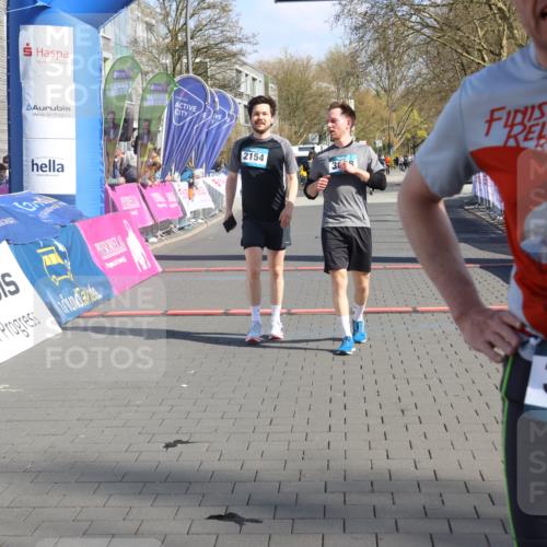 12.04.2026 - 45. Internationalen Wilhelmsburger Insellauf Strokosch-Dieckow http://msf.ph/oto/9461057 12.04.2026 10:50:55 Ziel 2154, 3608 meine-sportfotos.de