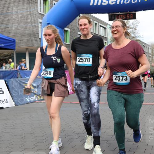 12.04.2026 - 45. Internationalen Wilhelmsburger Insellauf Strokosch-Dieckow http://msf.ph/oto/9461080 12.04.2026 13:18:52 Ziel 3248, 2570, 2573, 3277, 3828, 4948, 5488 meine-sportfotos.de
