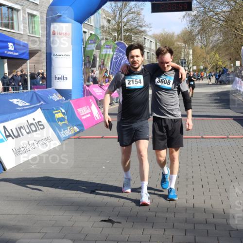 12.04.2026 - 45. Internationalen Wilhelmsburger Insellauf Strokosch-Dieckow http://msf.ph/oto/9461083 12.04.2026 10:50:57 Ziel 2154, 3608, 4903 meine-sportfotos.de