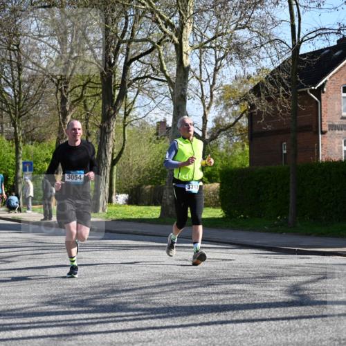 12.04.2026 - 45. Internationalen Wilhelmsburger Insellauf J. Mangold http://msf.ph/oto/9461099 12.04.2026 10:45:05 Ziel 5563, 2075, 2810, 3408, 4739, 3416, 2899, 4785, 3566, 5037, 5046, 3747, 3054, 2376, 2300, 3334, 4958, 3500, 4928, 4333, 2301, 2995, 2134, 3369, 4635, 3772, 3772, 3337, 3680, 5325, 3653, 4139, 4531, 5694, 2216, 3430 meine-sportfotos.de
