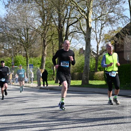 12.04.2026 - 45. Internationalen Wilhelmsburger Insellauf J. Mangold http://msf.ph/oto/9461100 12.04.2026 10:45:05 Ziel 5563, 2075, 2810, 3408, 4739, 3416, 2899, 4785, 3566, 5037, 5046, 3747, 3054, 2376, 2300, 3334, 4958, 3500, 4928, 4333, 2301, 2995, 2134, 3369, 4635, 3772, 3772, 3337, 3680, 5325, 3653, 4139, 4531, 5694, 2216, 3430 meine-sportfotos.de