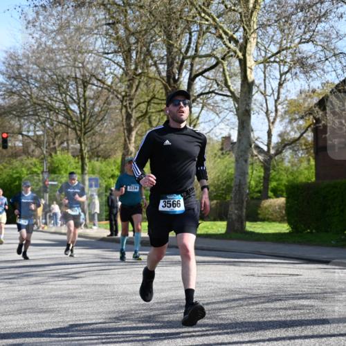 12.04.2026 - 45. Internationalen Wilhelmsburger Insellauf J. Mangold http://msf.ph/oto/9461124 12.04.2026 10:45:07 Ziel 2810, 3408, 4739, 3416, 2899, 4785, 3566, 5037, 5046, 3747, 3054, 2376, 2300, 3334, 4958, 3500, 4928, 4333, 2301, 2995, 2134, 3369, 4635, 3772, 3337, 3680, 5325, 3653, 4139, 4531, 5694, 2216, 3430, 5594, 4481, 4682 meine-sportfotos.de