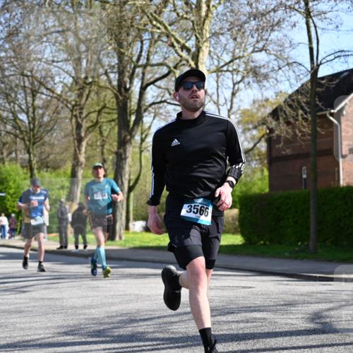 12.04.2026 - 45. Internationalen Wilhelmsburger Insellauf J. Mangold http://msf.ph/oto/9461131 12.04.2026 10:45:08 Ziel 2810, 3408, 4739, 3416, 2899, 4785, 3566, 5037, 5046, 3747, 3054, 2376, 2300, 3334, 4958, 3500, 4958, 3500, 4928, 4333, 2301, 2995, 2134, 3369, 4635, 3772, 3337, 3680, 5325, 3653, 4139, 4531, 5694, 2216, 3430, 5594, 4481, 4682 meine-sportfotos.de