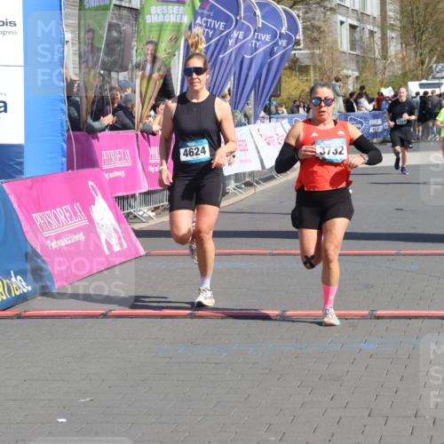 12.04.2026 - 45. Internationalen Wilhelmsburger Insellauf Strokosch-Dieckow http://msf.ph/oto/9461167 12.04.2026 11:08:57 Ziel 4624, 3732, 4232 meine-sportfotos.de