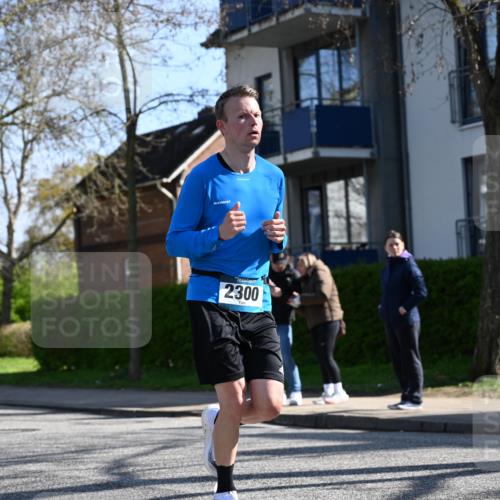 12.04.2026 - 45. Internationalen Wilhelmsburger Insellauf J. Mangold http://msf.ph/oto/9461179 12.04.2026 10:45:17 Ziel 3566, 5037, 5046, 3747, 3054, 2376, 2300, 3334, 4958, 3500, 4928, 4333, 2301, 2995, 2134, 3369, 4635, 3772, 3772, 3337, 3680, 5325, 3653, 4139, 4531, 5694, 2216, 3430, 5594, 4481, 4682, 5664, 3172, 2691 meine-sportfotos.de