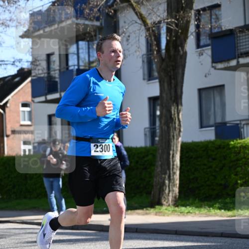12.04.2026 - 45. Internationalen Wilhelmsburger Insellauf J. Mangold http://msf.ph/oto/9461184 12.04.2026 10:45:18 Ziel 3566, 5037, 5046, 3747, 3054, 2376, 2300, 3334, 4958, 3500, 4928, 4333, 2301, 2995, 2134, 3369, 4635, 3772, 3337, 3680, 5325, 3653, 4139, 4531, 5694, 2216, 3430, 5594, 4481, 5594, 4481, 4682, 5664, 3172, 2691 meine-sportfotos.de