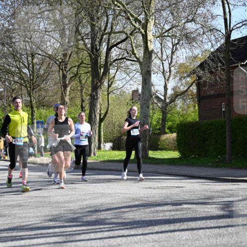 12.04.2026 - 45. Internationalen Wilhelmsburger Insellauf J. Mangold http://msf.ph/oto/9461185 12.04.2026 10:45:21 Ziel 5037, 5046, 3747, 3054, 2376, 2300, 3334, 4958, 3500, 4928, 4333, 2301, 2995, 2134, 3369, 4635, 3772, 3337, 3337, 3680, 5325, 3653, 4139, 4531, 5694, 2216, 3430, 5594, 4481, 4682, 5664, 3172, 2691, 3256, 3848, 3849, 5690 meine-sportfotos.de