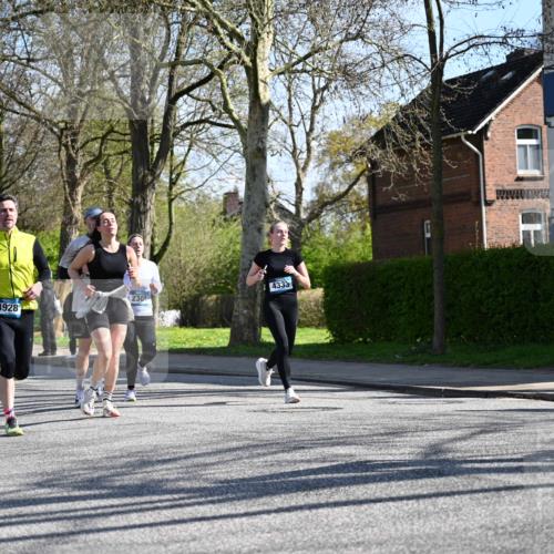 12.04.2026 - 45. Internationalen Wilhelmsburger Insellauf J. Mangold http://msf.ph/oto/9461193 12.04.2026 10:45:21 Ziel 5037, 5046, 3747, 3054, 2376, 2300, 3334, 4958, 3500, 4928, 4333, 2301, 2995, 2134, 3369, 4635, 3772, 3337, 3337, 3680, 5325, 3653, 4139, 4531, 5694, 2216, 3430, 5594, 4481, 4682, 5664, 3172, 2691, 3256, 3848, 3849, 5690 meine-sportfotos.de