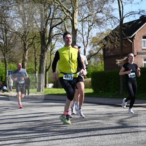 12.04.2026 - 45. Internationalen Wilhelmsburger Insellauf J. Mangold http://msf.ph/oto/9461206 12.04.2026 10:45:22 Ziel 3747, 3054, 2376, 2300, 3334, 4958, 3500, 4928, 4333, 2301, 2995, 2134, 3369, 4635, 3772, 3337, 3680, 3680, 5325, 3653, 4139, 4531, 5694, 2216, 3430, 5594, 4481, 4682, 5664, 3172, 2691, 3256, 3848, 3849, 5690, 4182 meine-sportfotos.de