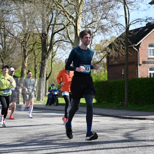 12.04.2026 - 45. Internationalen Wilhelmsburger Insellauf J. Mangold http://msf.ph/oto/9461255 12.04.2026 10:45:36 Ziel 4333, 2301, 2995, 2134, 3369, 4635, 3772, 3337, 3680, 5325, 3653, 4139, 4531, 5694, 2216, 3430, 5594, 4481, 4682, 5664, 3172, 2691, 3256, 3848, 3849, 5690, 4182, 2460, 2460, 2706, 4357, 3952, 4755 meine-sportfotos.de