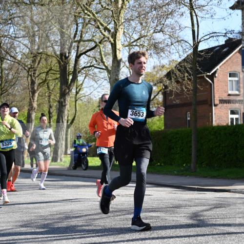 12.04.2026 - 45. Internationalen Wilhelmsburger Insellauf J. Mangold http://msf.ph/oto/9461256 12.04.2026 10:45:36 Ziel 4333, 2301, 2995, 2134, 3369, 4635, 3772, 3337, 3680, 5325, 3653, 4139, 4531, 5694, 2216, 3430, 5594, 4481, 4682, 5664, 3172, 2691, 3256, 3848, 3849, 5690, 4182, 2460, 2460, 2706, 4357, 3952, 4755 meine-sportfotos.de