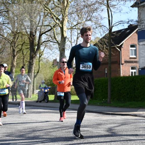12.04.2026 - 45. Internationalen Wilhelmsburger Insellauf J. Mangold http://msf.ph/oto/9461258 12.04.2026 10:45:36 Ziel 4333, 2301, 2995, 2134, 3369, 4635, 3772, 3337, 3680, 5325, 3653, 4139, 4531, 5694, 2216, 3430, 5594, 4481, 4682, 5664, 3172, 2691, 3256, 3848, 3849, 5690, 4182, 2460, 2460, 2706, 4357, 3952, 4755 meine-sportfotos.de