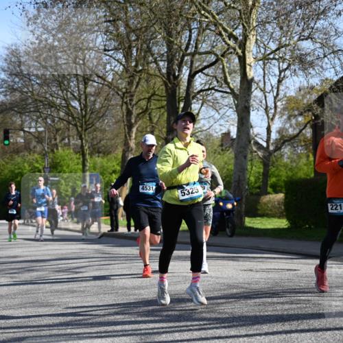 12.04.2026 - 45. Internationalen Wilhelmsburger Insellauf J. Mangold http://msf.ph/oto/9461263 12.04.2026 10:45:37 Ziel 2134, 3369, 4635, 3772, 3337, 3680, 5325, 3653, 4139, 4531, 5694, 2216, 3430, 5594, 4481, 4682, 5664, 3172, 2691, 3256, 3848, 3849, 5690, 4182, 2460, 2706, 2706, 4357, 3952, 4755, 3480 meine-sportfotos.de