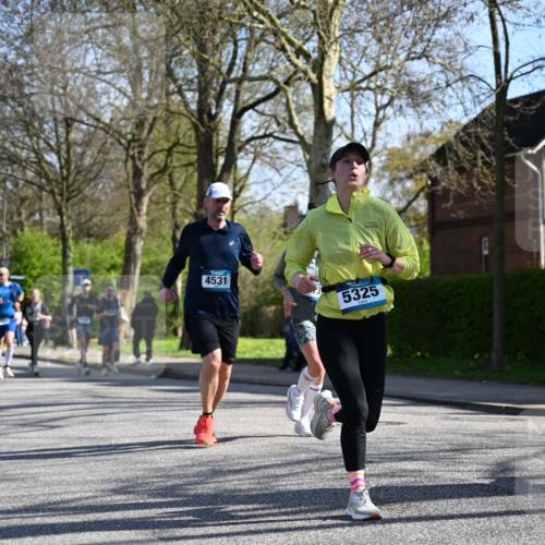 12.04.2026 - 45. Internationalen Wilhelmsburger Insellauf J. Mangold http://msf.ph/oto/9461272 12.04.2026 10:45:37 Ziel 2134, 3369, 4635, 3772, 3337, 3680, 5325, 3653, 4139, 4531, 5694, 2216, 3430, 5594, 4481, 4682, 5664, 3172, 2691, 3256, 3848, 3849, 5690, 4182, 2460, 2706, 2706, 4357, 3952, 4755, 3480 meine-sportfotos.de