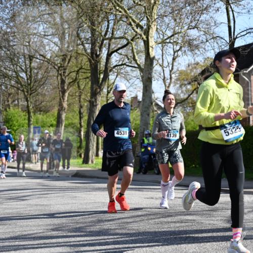 12.04.2026 - 45. Internationalen Wilhelmsburger Insellauf J. Mangold http://msf.ph/oto/9461277 12.04.2026 10:45:37 Ziel 2134, 3369, 4635, 3772, 3337, 3680, 5325, 3653, 4139, 4531, 5694, 2216, 3430, 5594, 4481, 4682, 5664, 3172, 2691, 3256, 3848, 3849, 5690, 4182, 2460, 2706, 2706, 4357, 3952, 4755, 3480 meine-sportfotos.de