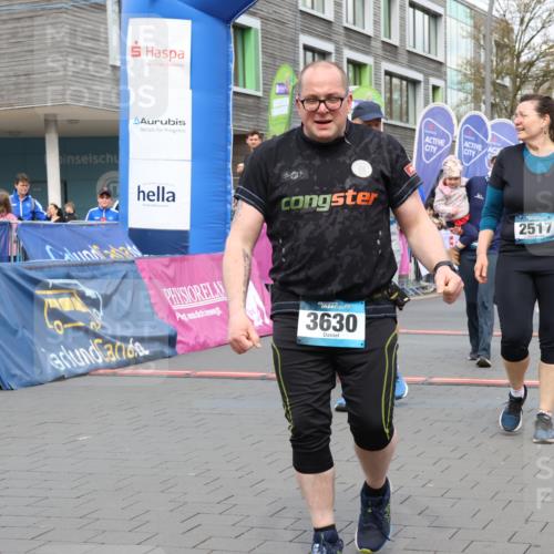 12.04.2026 - 45. Internationalen Wilhelmsburger Insellauf Strokosch-Dieckow http://msf.ph/oto/9461289 12.04.2026 13:18:44 Ziel 2516, 2517, 4031, 3694, 2018, 2961, 3248 meine-sportfotos.de