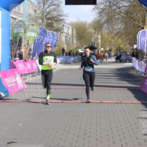 12.04.2026 - 45. Internationalen Wilhelmsburger Insellauf Strokosch-Dieckow http://msf.ph/oto/9461293 12.04.2026 10:51:09 Ziel 2198, 2197 meine-sportfotos.de