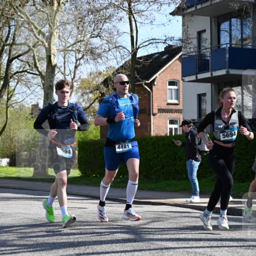 12.04.2026 - 45. Internationalen Wilhelmsburger Insellauf J. Mangold http://msf.ph/oto/9461296 12.04.2026 10:45:43 Ziel 3337, 3680, 5325, 3653, 4139, 4531, 5694, 2216, 3430, 5594, 4481, 4682, 5664, 3172, 2691, 3256, 3256, 3848, 3849, 5690, 4182, 2460, 2706, 4357, 3952, 4755, 3480, 5050, 5598 meine-sportfotos.de