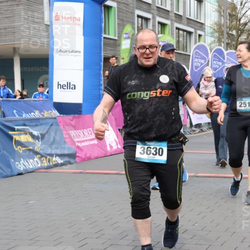 12.04.2026 - 45. Internationalen Wilhelmsburger Insellauf Strokosch-Dieckow http://msf.ph/oto/9461299 12.04.2026 13:18:44 Ziel 2516, 2517, 4031, 3694, 2018, 2961, 3248 meine-sportfotos.de