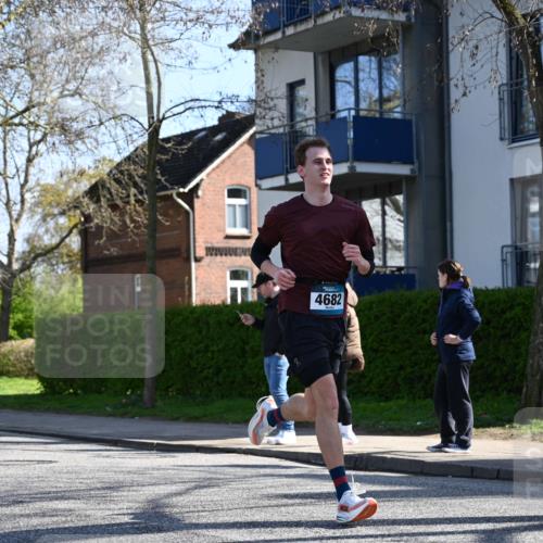 12.04.2026 - 45. Internationalen Wilhelmsburger Insellauf J. Mangold http://msf.ph/oto/9461318 12.04.2026 10:45:48 Ziel 5325, 3653, 4139, 4531, 5694, 2216, 3430, 5594, 4481, 4682, 5664, 3172, 2691, 3256, 3848, 3849, 5690, 4182, 2460, 2460, 2706, 4357, 3952, 4755, 4755, 3480, 5050, 5598, 3635, 4762, 5466, 2596, 3008 meine-sportfotos.de