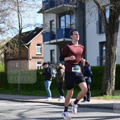 12.04.2026 - 45. Internationalen Wilhelmsburger Insellauf J. Mangold http://msf.ph/oto/9461321 12.04.2026 10:45:48 Ziel 5325, 3653, 4139, 4531, 5694, 2216, 3430, 5594, 4481, 4682, 5664, 3172, 2691, 3256, 3848, 3849, 5690, 4182, 2460, 2460, 2706, 4357, 3952, 4755, 4755, 3480, 5050, 5598, 3635, 4762, 5466, 2596, 3008 meine-sportfotos.de