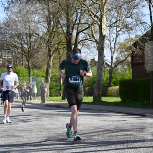 12.04.2026 - 45. Internationalen Wilhelmsburger Insellauf J. Mangold http://msf.ph/oto/9461327 12.04.2026 10:45:50 Ziel 5325, 3653, 4139, 4531, 5694, 2216, 3430, 5594, 4481, 4682, 5664, 3172, 2691, 3256, 3848, 3849, 5690, 4182, 2460, 2706, 4357, 3952, 4755, 3480, 5050, 5050, 5598, 3635, 4762, 5466, 2596, 3008, 4631 meine-sportfotos.de
